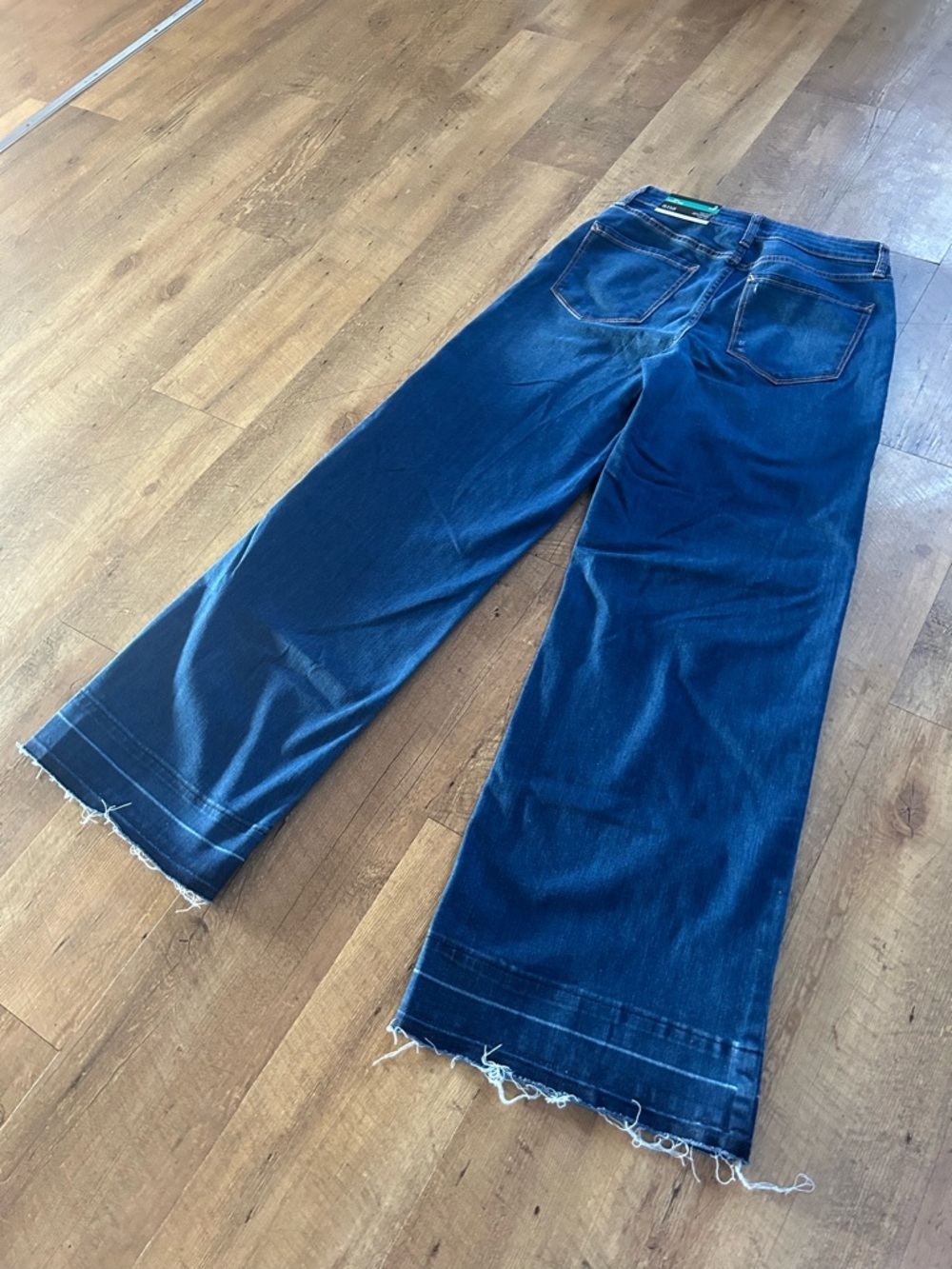 a.n.a High Rise Wide Leg Jeans Size 2 NWT Medium Wash Raw Hem - Picture 12 of 15